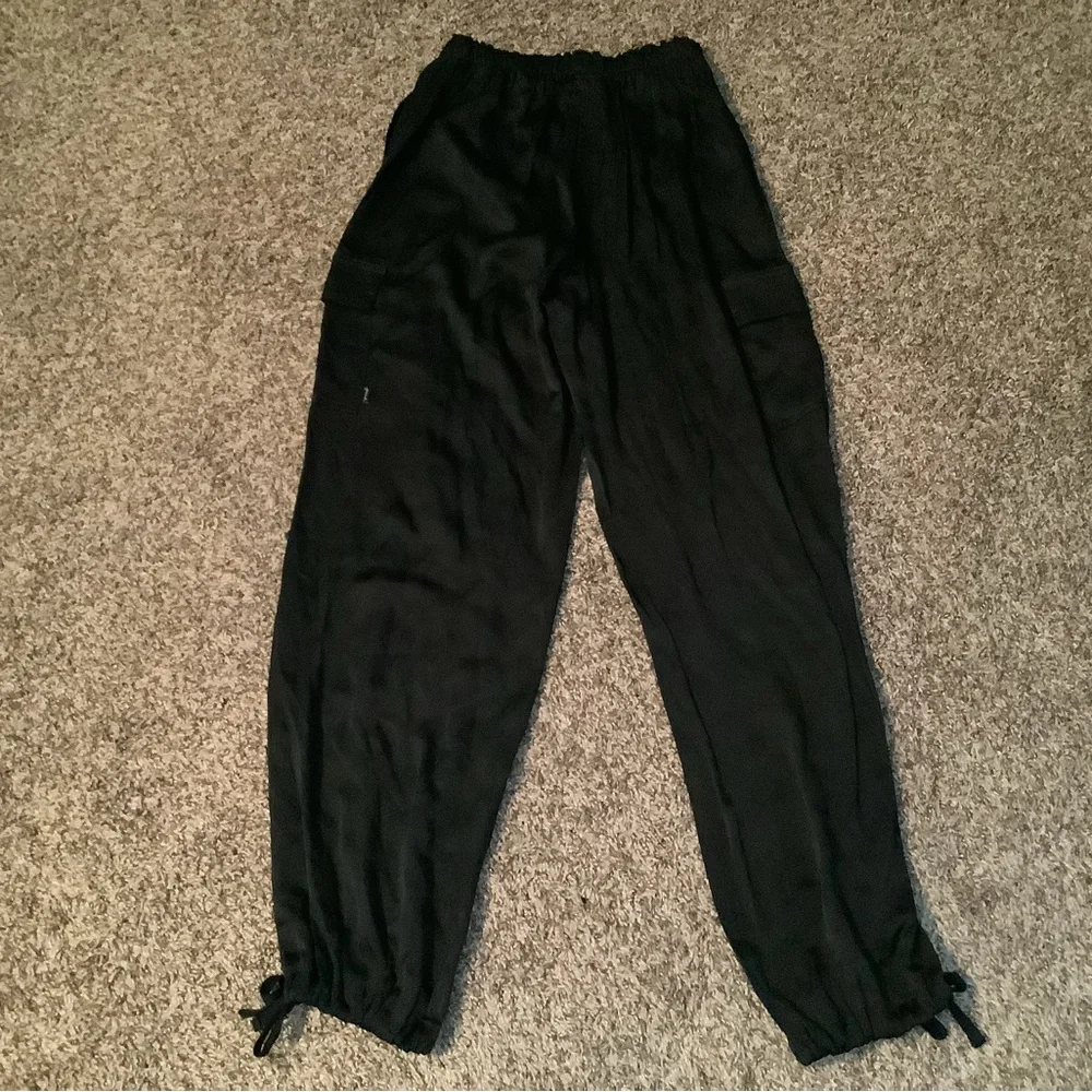 Pink Victoria’s Secret cargo jogger pants, color black, size: XS - Picture 10 of 12